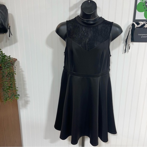 Torrid Black Fit and Flare Mini Dress 1x - Picture 1 of 7